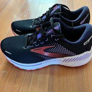 New Brooks Adrenaline GTS 22 Running Shoes